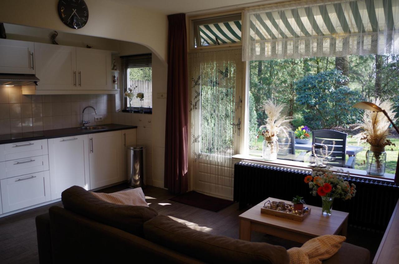 Geschakelde Bungalow Op De Veluwe "De Eekhoorn" オッテルロ エクステリア 写真