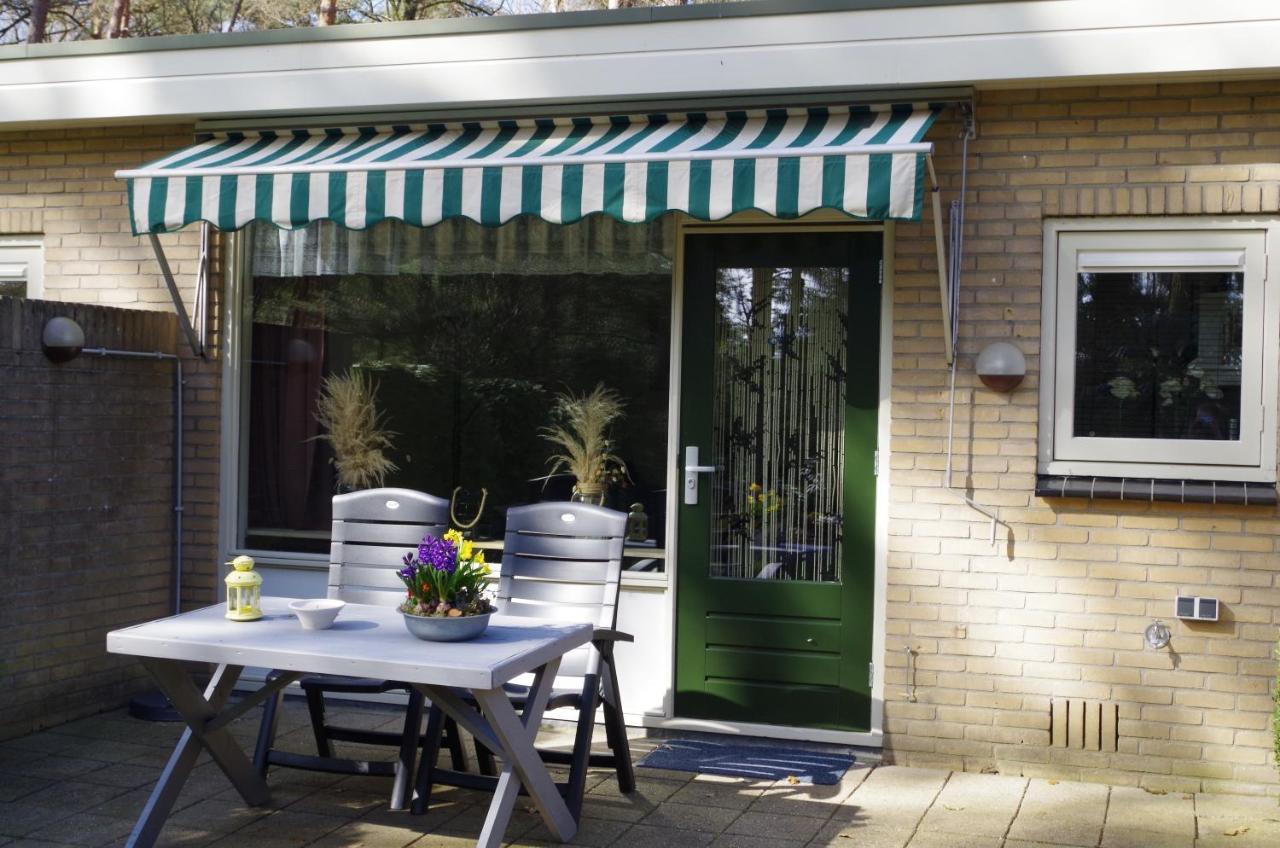 Geschakelde Bungalow Op De Veluwe "De Eekhoorn" オッテルロ エクステリア 写真
