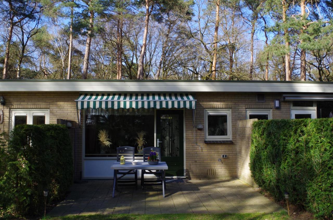Geschakelde Bungalow Op De Veluwe "De Eekhoorn" オッテルロ エクステリア 写真
