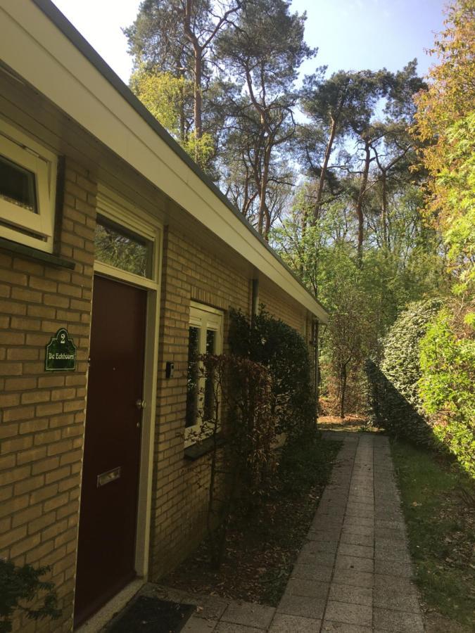 Geschakelde Bungalow Op De Veluwe "De Eekhoorn" オッテルロ エクステリア 写真
