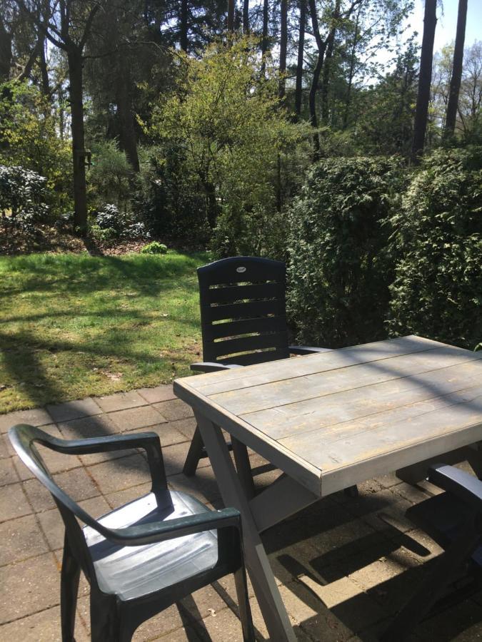 Geschakelde Bungalow Op De Veluwe "De Eekhoorn" オッテルロ エクステリア 写真
